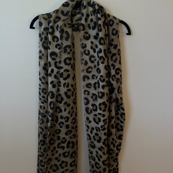 JEANS: Levi Strauss & Co. (blue jeans) - Picture 8 of 16